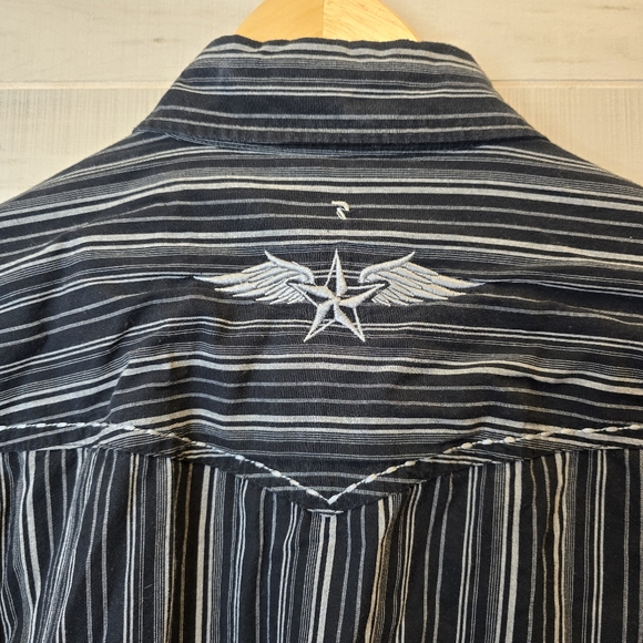 {L} ROAR Embroidered Button Down Shirt Black White - Picture 9 of 14